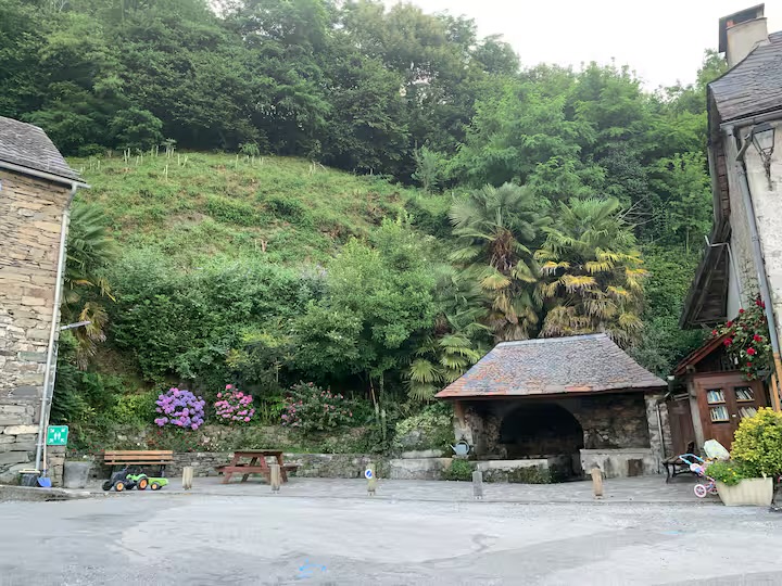 Le lavoir du village d'Arrout, à deux pas de la Maison de Juliette